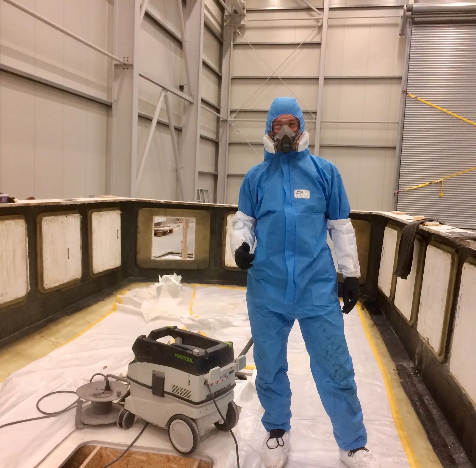 Laminating the cabin roof of the research vessel Eugen Seibold